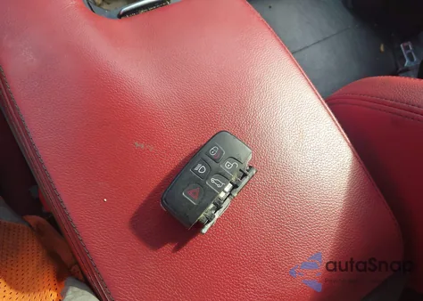 2018 Jaguar Xe S z USA, uszkodzony, nr VIN SAJAG4FV8JCP25776